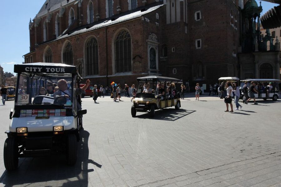 Krakow: Full Tour Regular 1.5h guided city tour by E-Cart - Kazimierz and the former Jewish ghetto