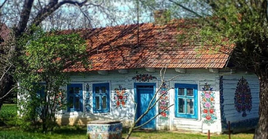 Krakow: Guided Day Tour of Zalipie Village & Museum Entry - Key points at a glance