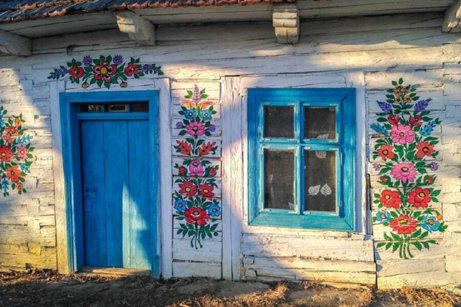 Krakow: Guided Day Tour of Zalipie Village & Museum Entry - The food question: bring a packed lunch