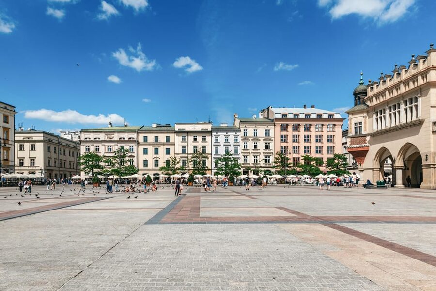 Krakow: Guided E-Scooter City Tour with Food Tastings - Along the Vistula and across to Podgórze