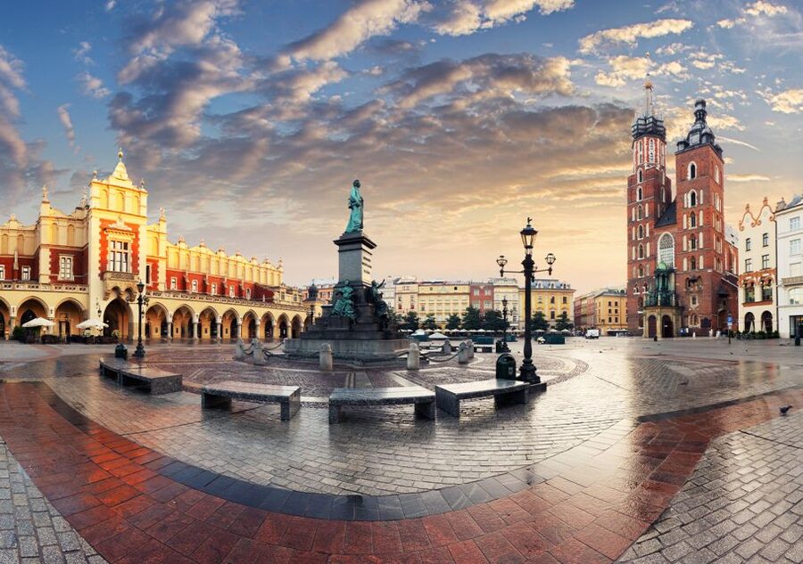 Krakow: Guided Old Town Tour - Krakow’s Market Square and the medieval city center