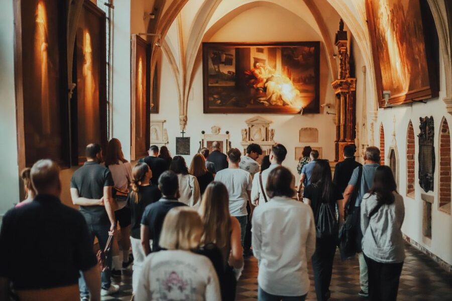 Krakow: Guided Old Town Tour - The guides make the difference