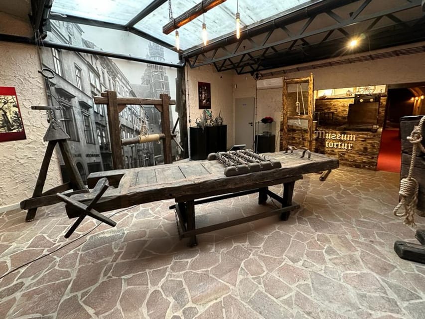 Kraków: Guided Tour of the Torture Museum - Why the guide matters more than the objects