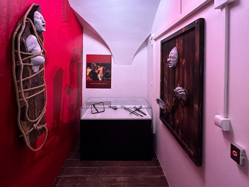 Kraków: Guided Tour of the Torture Museum - A guided tour through punishment across the centuries