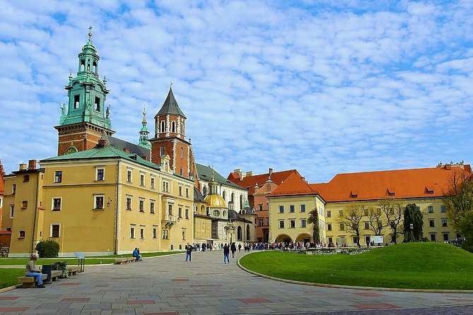 Krakow: Guided Tour of Wawel Castle & Cathedral - Why Wawel Castle is one of Krakow’s essential visits
