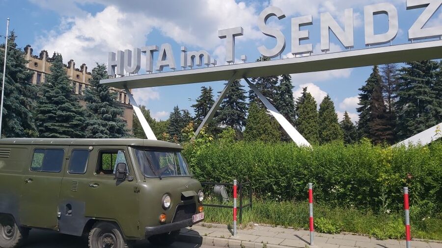 Krakow: Guided Tour to Nowa Huta on Commie Retro Van - Key points at a glance
