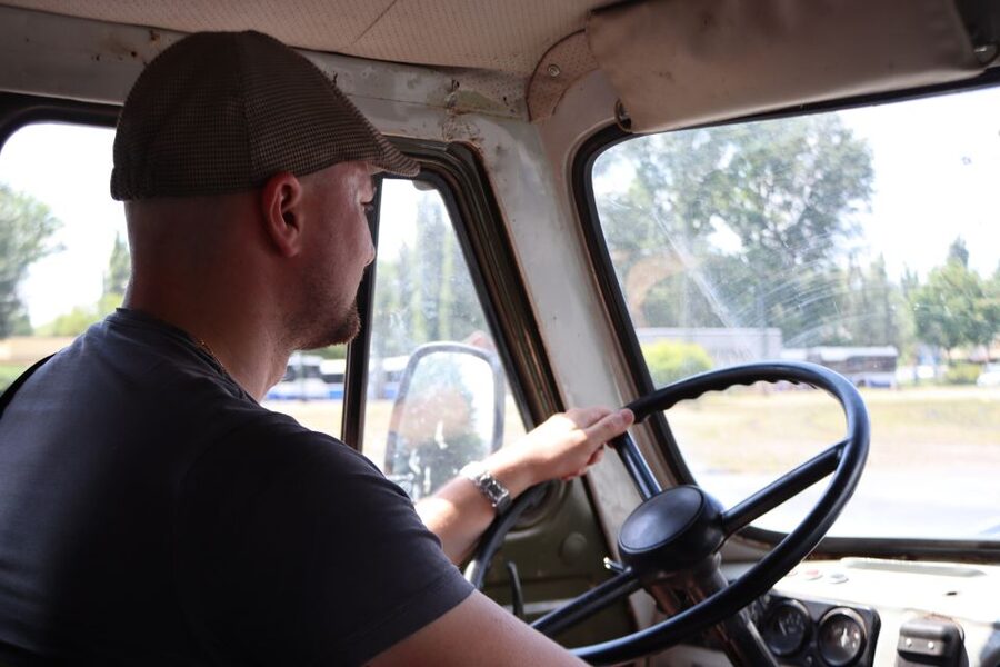 Krakow: Guided Tour to Nowa Huta on Commie Retro Van - The UAZ 452 ride sets the mood
