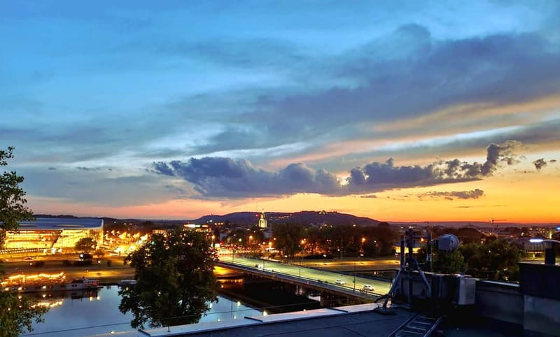 Krakow: Hidden Rooftop Bar Reservation with 1 Cocktail - Who will appreciate this rooftop most
