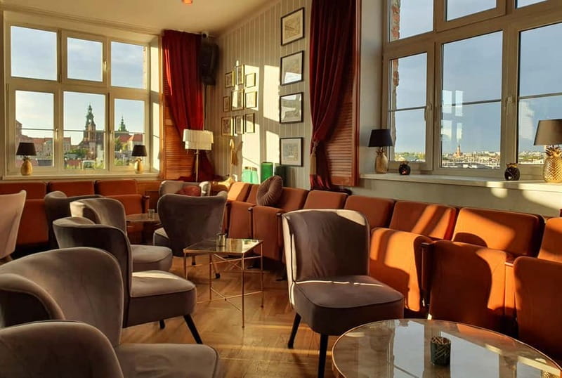 Krakow: Hidden Rooftop Bar Reservation with 1 Cocktail - Practical details that can save you trouble