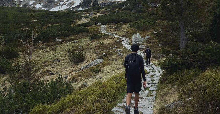 Krakow: Hiking Adventure in Tatra Mountains & Thermal Baths - Choosing between Morskie Oko and Gąsienicowy Lake