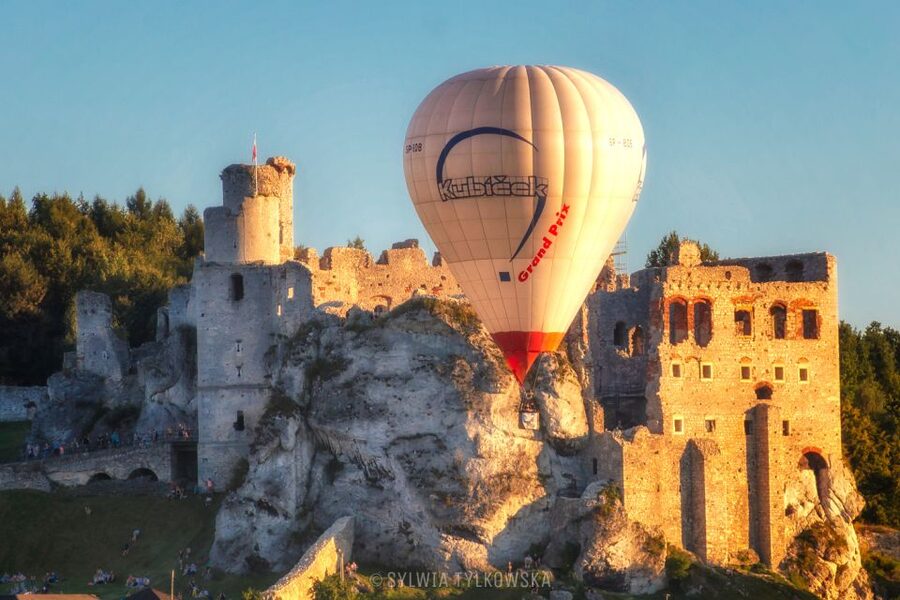 Kraków: Hot Air Balloon Flight with Champagne - From Kraków streets to a floating gondola