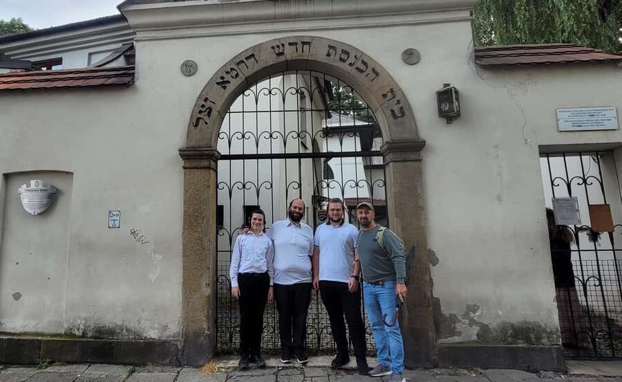 Krakow Jewish District Tour in a Small Group - Ghetto Heroes Square and Eagle Pharmacy
