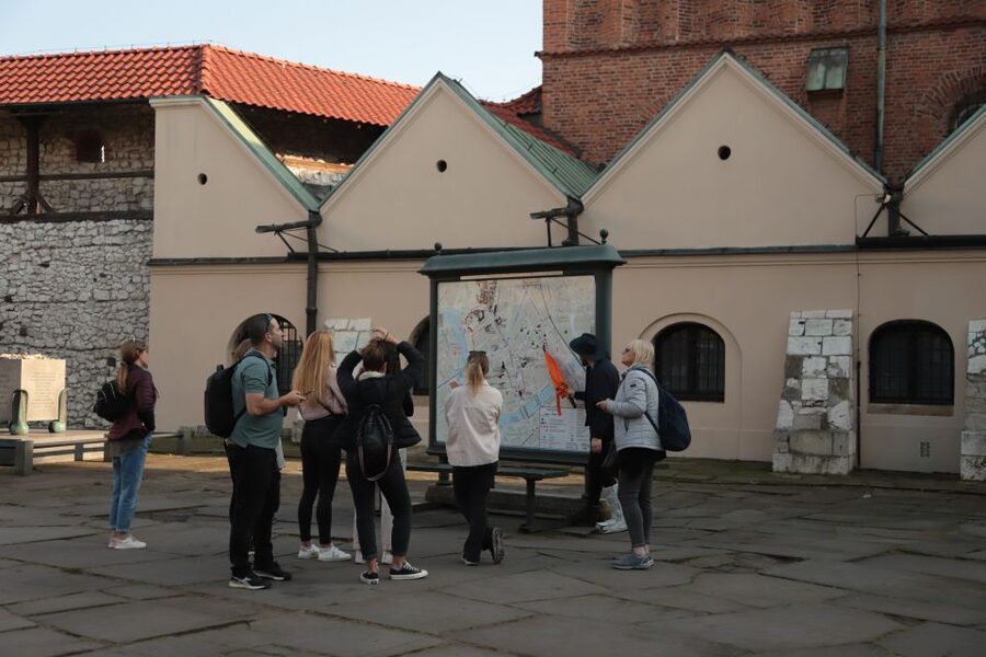 Krakow: Jewish Quarter and Former Ghetto Tour - How the guides shape the experience