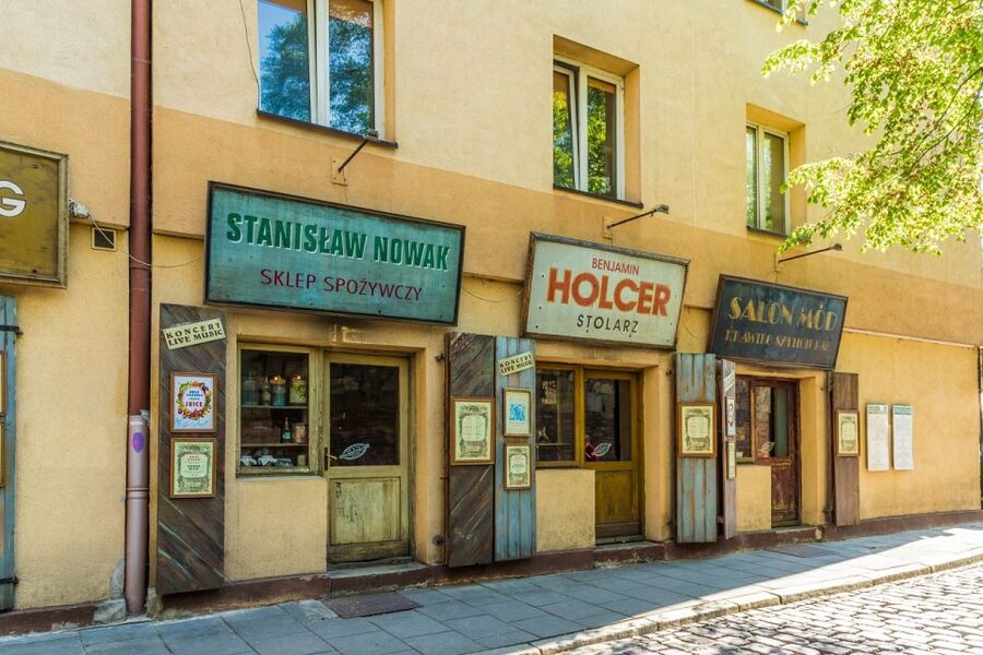 Krakow: Jewish Quarter and Ghetto Sightseeing Golf Cart Tour - The surviving ghetto wall