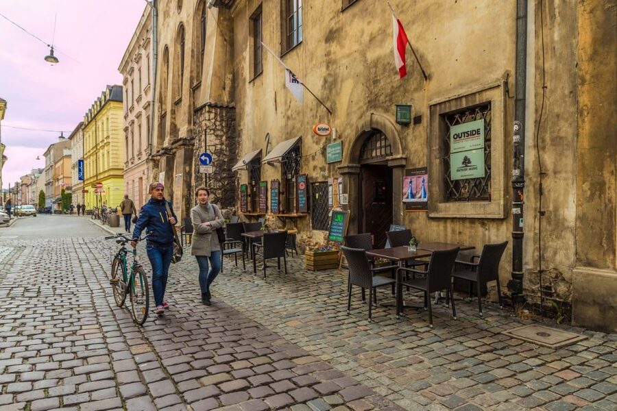 Kraków: Jewish Quarter, Auschwitz, And Salt Mine 3-Day Tour - Who will get the most from this tour