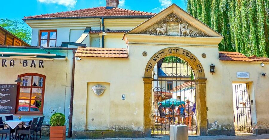Kraków: Jewish Quarter, Auschwitz, And Salt Mine 3-Day Tour - Schindler’s Factory and Kraków during World War II