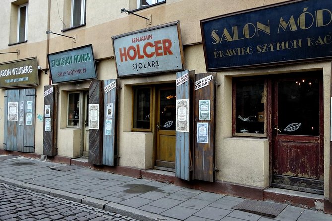 Krakow Kazimierz and Jewish Ghetto Tour with Synagogues - Remuh Synagogue and the cemetery on the 4-hour tour