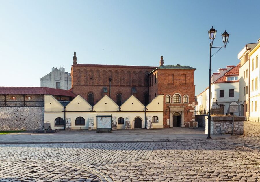 Krakow: Kazimierz District Jewish Heritage Tour - Starting at the Old Synagogue