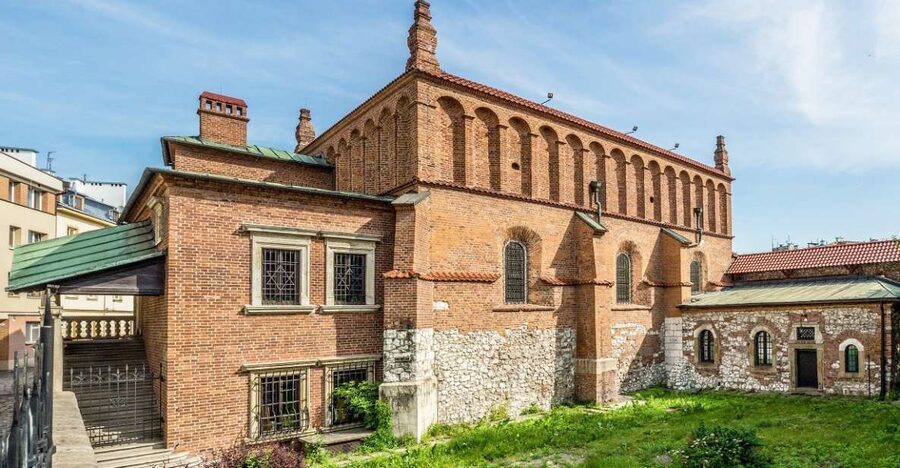 Krakow: Kazimierz Jewish Quarter Guided Walking Tour - Meeting beside the Old Synagogue