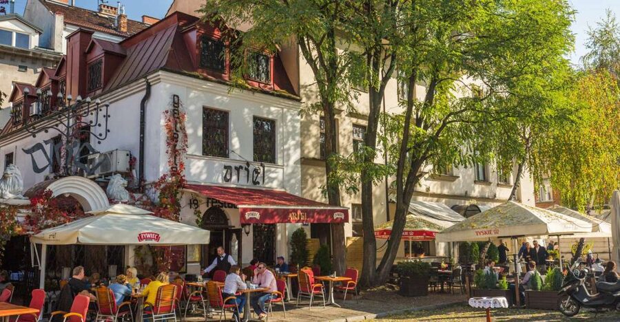 Krakow: Kazimierz Jewish Quarter Walking Tour - The Old Synagogue and the story of worship