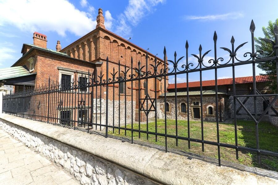 Krakow: Kazimierz Jewish Quarter Walking Tour - Tempel Synagogue and Kazimierz today