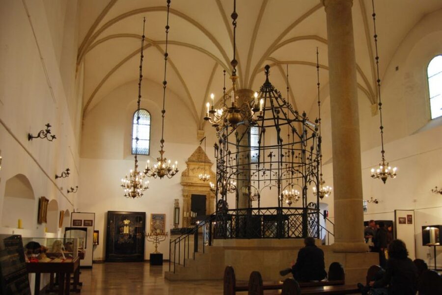 Krakow: Kazimierz Jewish Quarter Walking Tour - Plac Nowy, where the past meets present-day Kraków