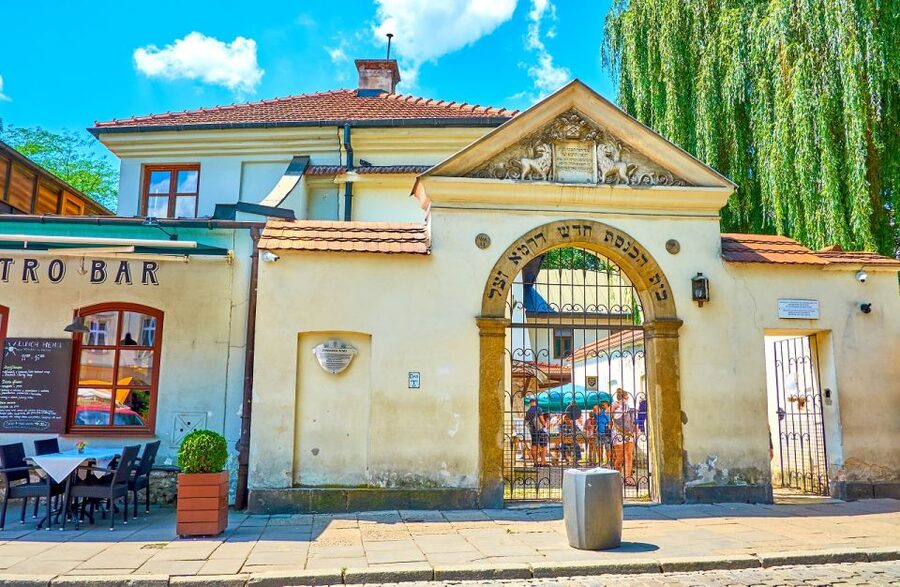 Krakow: Kazimierz, Schindler's Factory & Ghetto with Guide - Why this route gives Krakow’s Jewish history shape
