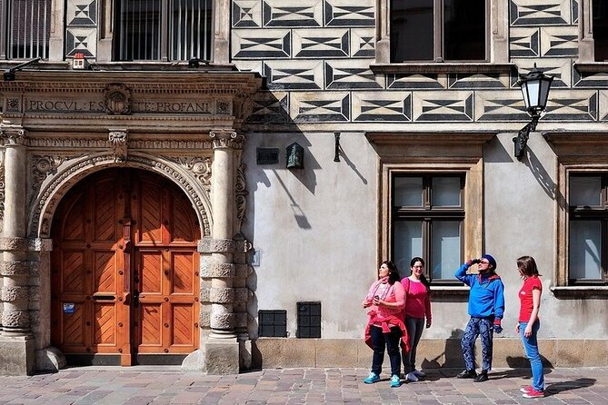 Krakow Morning Walking Tour with Traditional Polish Breakfast - Rynek Główny before the crowds arrive