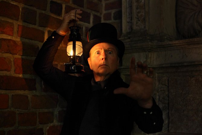 Krakow Night Tour: Ghosts, Vampires and Legends of the Old Town - Rynek Glowny: the story begins in Krakow’s main square