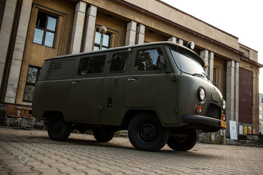 Krakow: Nowa Huta Guided Tour in Vintage Car - Is $75 a fair price?