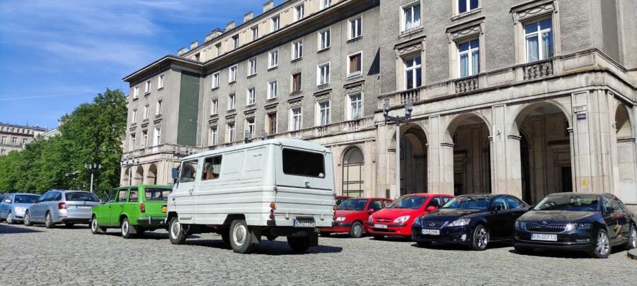 Krakow: Nowa Huta Guided Tour in Vintage Car - Central Square and the former Lenin site