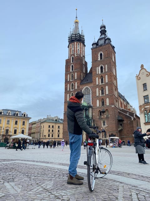Krakow: Old Town and Kazimierz Guided Bike Tour - Why a bike is a smart way to see Krakow