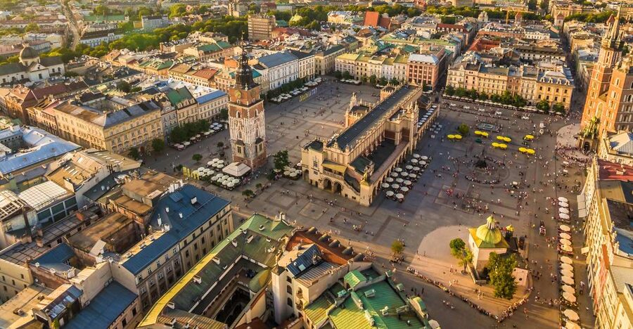 Krakow: Old Town Audio-Guided Walking Tour with Headset - Key points at a glance