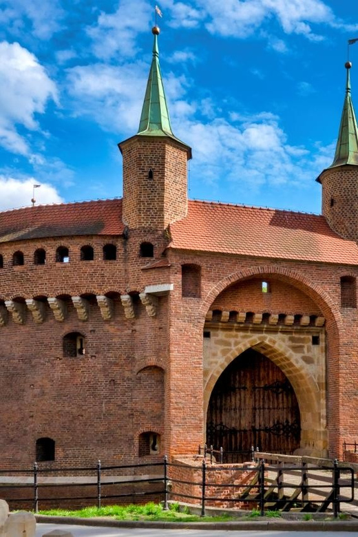 Krakow: Old Town City Tour in a Golf Cart - How the $18 price compares with the experience