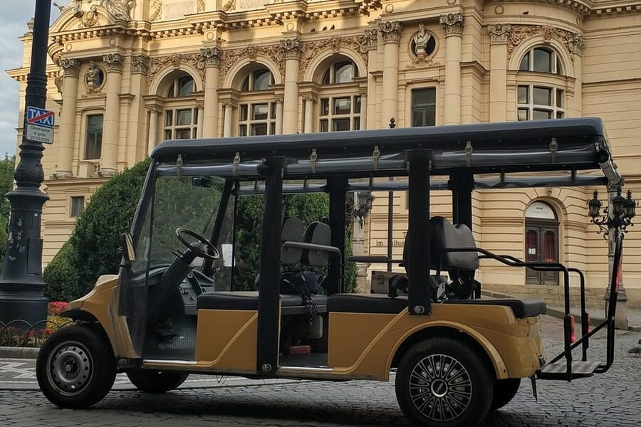Krakow: Old Town City Tour in a Golf Cart - The Main Market Square, Cloth Hall, and St. Mary’s Basilica