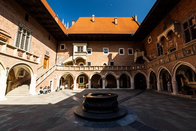 Krakow: Old Town Guided Walking Tour - Jagiellonian University and Planty Park