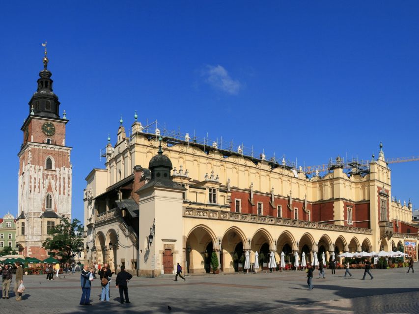 Krakow: Old Town Highlights Private Walking Tour - St Mary’s Basilica and the Veit Stoss altarpiece