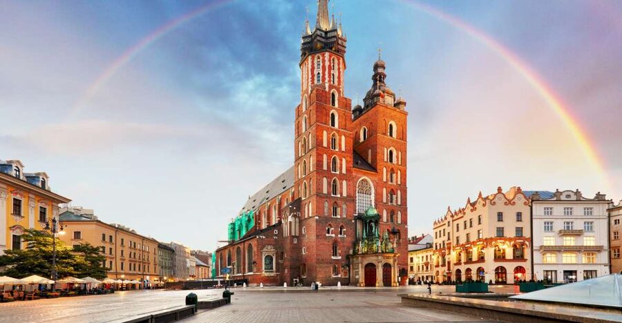 Krakow: Old Town Highlights Private Walking Tour - Churches, palaces, and Krakow’s old streets