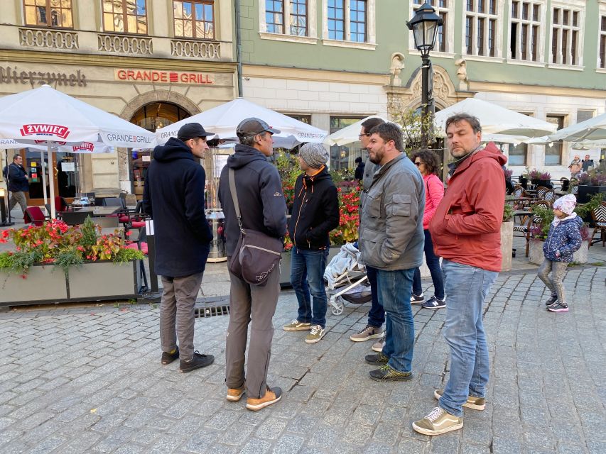 Krakow: Old Town Highlights Walking Tour - Starting at Wawel Hill and the Royal Castle