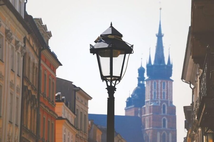 Krakow : Old Town Walking Tour With A guide - Starting near Szpitalna and the old city core