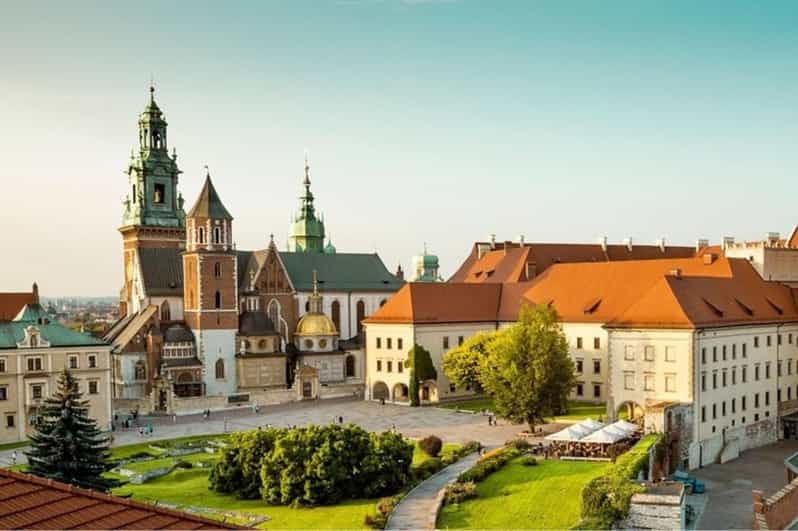 Krakow : Old Town Walking Tour With A guide - Is $29 per person good value?