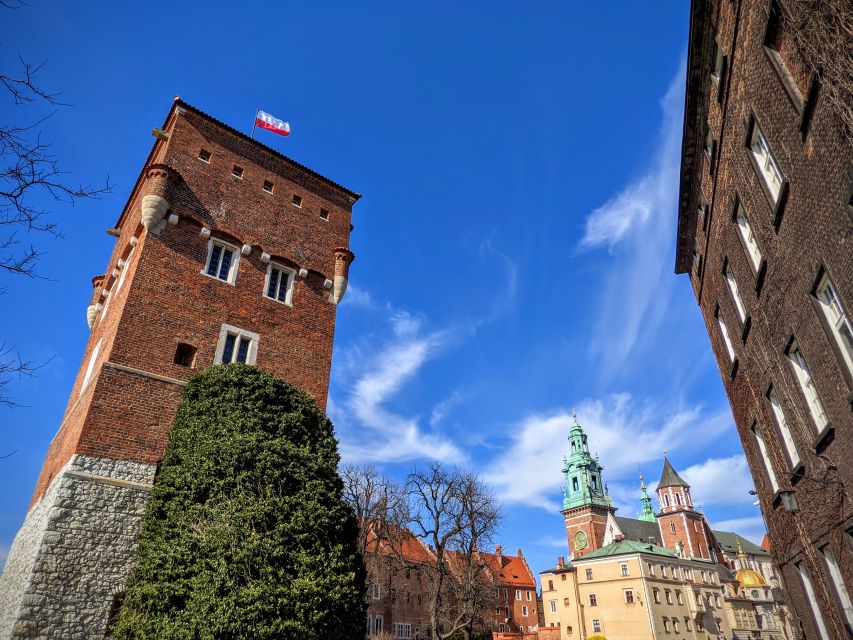 Kraków: Old Town & Wawel Castle Walking Tour in English - Meeting the tour beside Kraków’s medieval walls