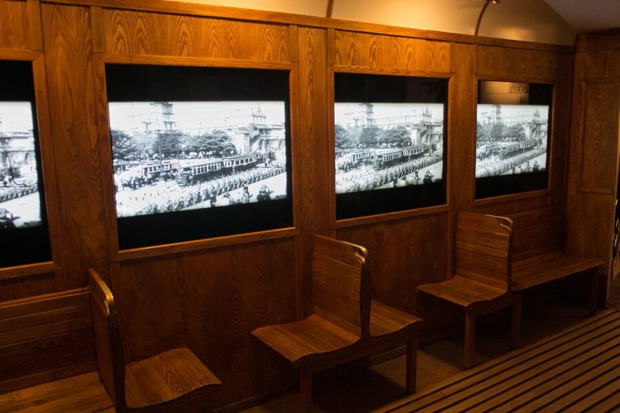 Kraków: Oskar Schindler's Factory Tour and Admission Ticket - Why a guide makes a real difference