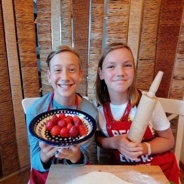Krakow: Pierogi Home Cooking Class - From Dluga and Basztowa to the market