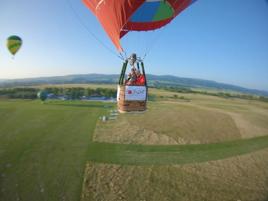 Kraków: Private Hot Air Balloon Flight with Champagne - What to wear and bring