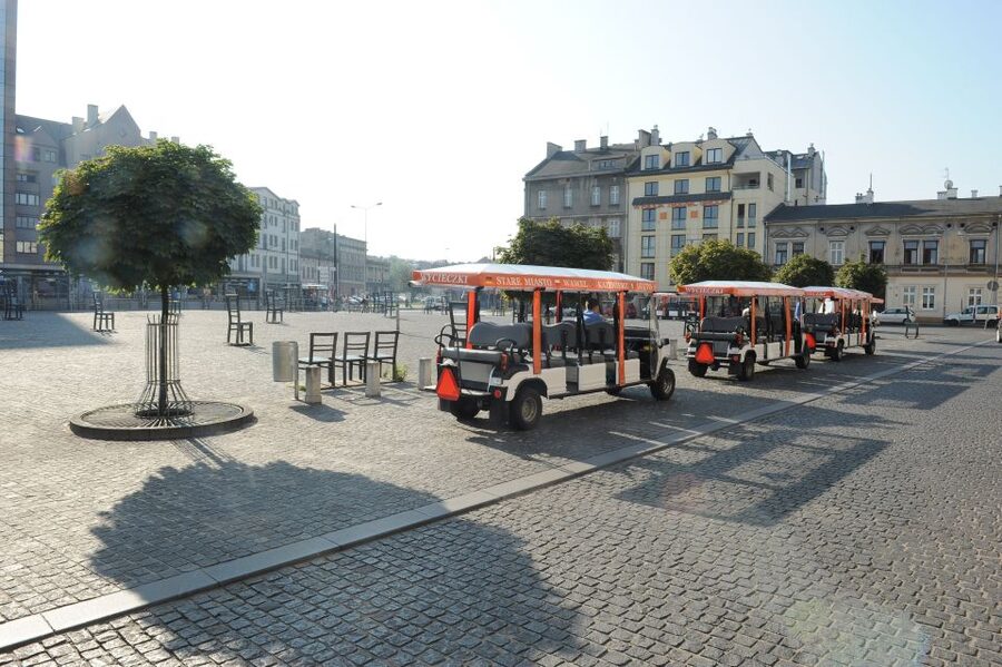 Krakow: Private Sightseeing by Electric Car - What the private format really adds