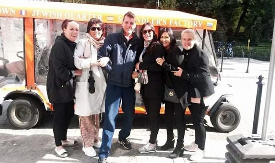 Krakow: Private Sightseeing Tour by Electric Car - Crossing into Kazimierz