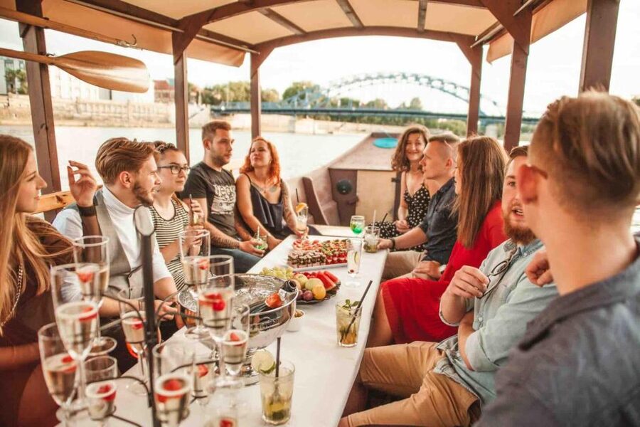 Krakow: Private Traditional Gondola Cruise - What the audio guide adds, and where it falls short