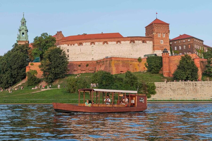 Krakow: Private Traditional Gondola Cruise - Price and value for groups of different sizes