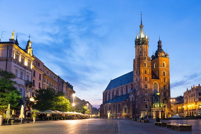 Krakow Private Walking Tour with Schindler's Factory - St. Mary’s Basilica and the great medieval square